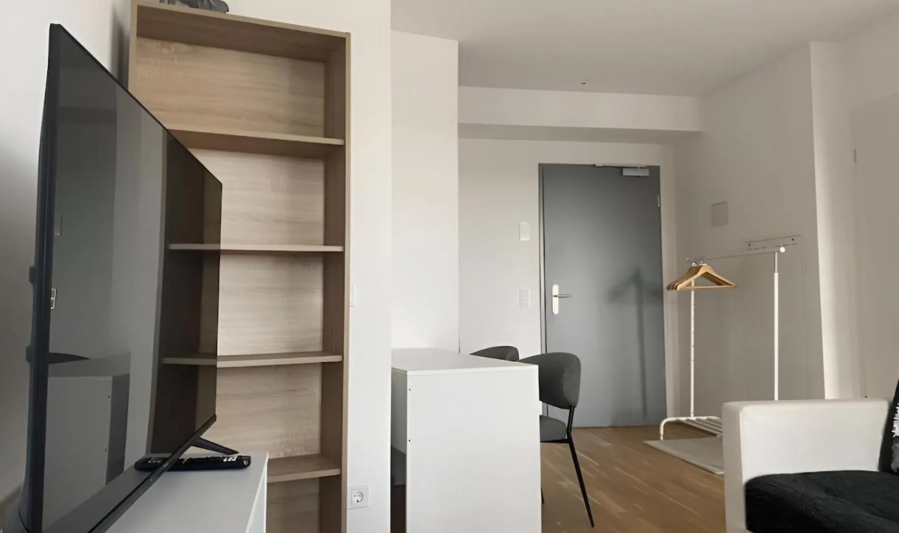 Bright Apartment In Munich Within Sight Of Alps